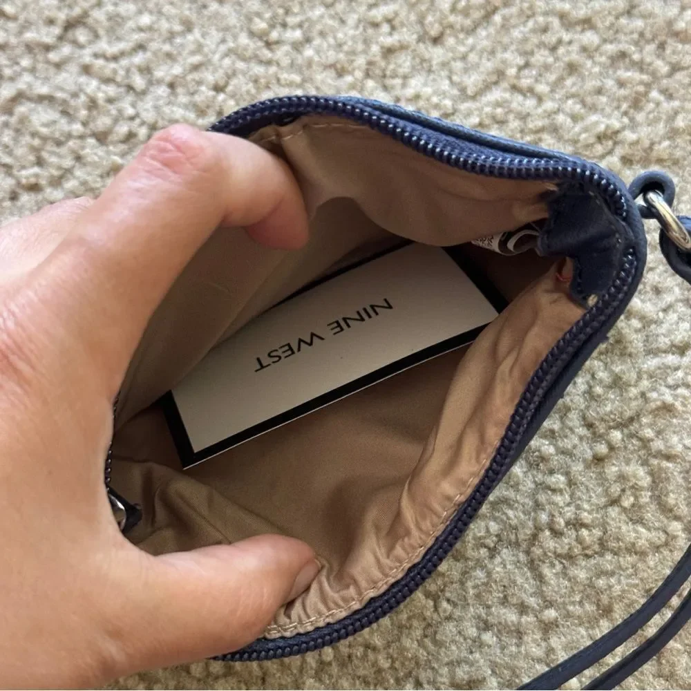 EUC Nine West Blue Wristlet Coin Purse
